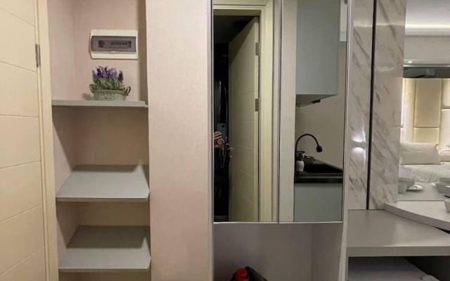 Cosmy Benson Apartment at Pakuwon Mall