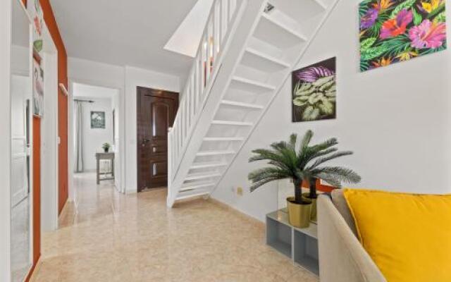 Duplex Sea & Pool views