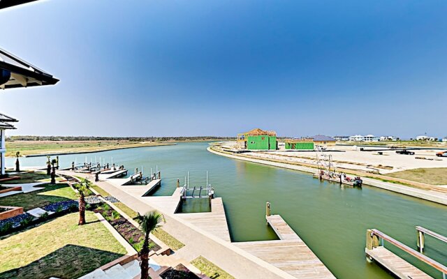 Luxe Waterfront #203 - 2 Br Villa