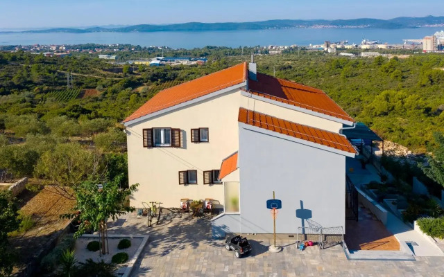 Vanda Land Penthouse