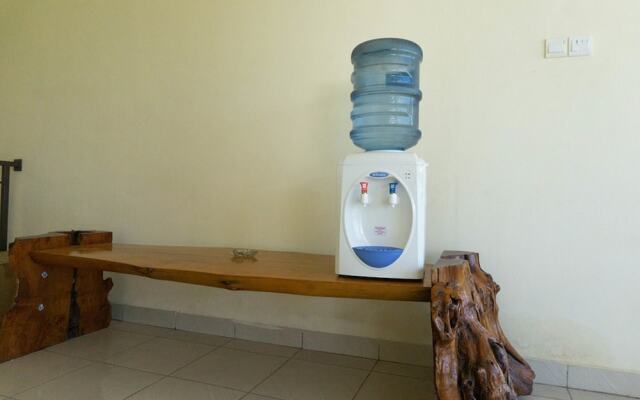 RedDoorz Syariah near Sultan Muhammad Kaharuddin Airport