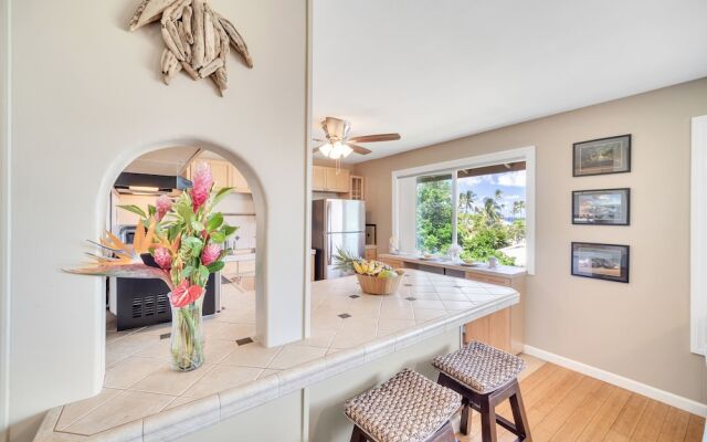 Hale Kahana'lu 2 Bedroom Condo by RedAwning