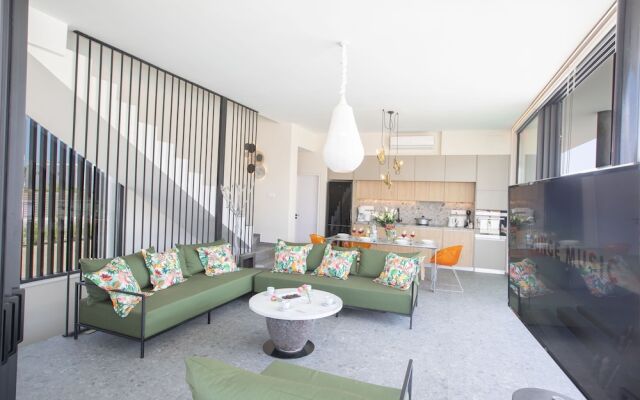 Protaras Elite Pearl Villa Ep17