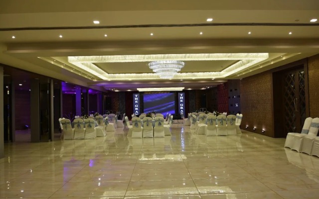 DNG The Grand Hotel