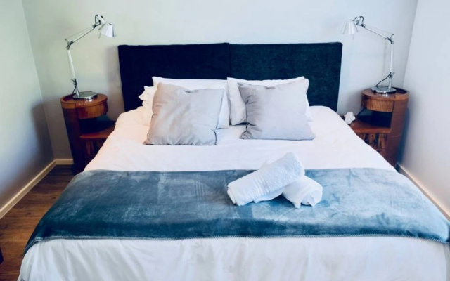 2 Bedroom Apartment With Views in Cape Town
