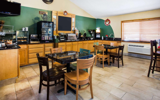 AmericInn by Wyndham Menomonie