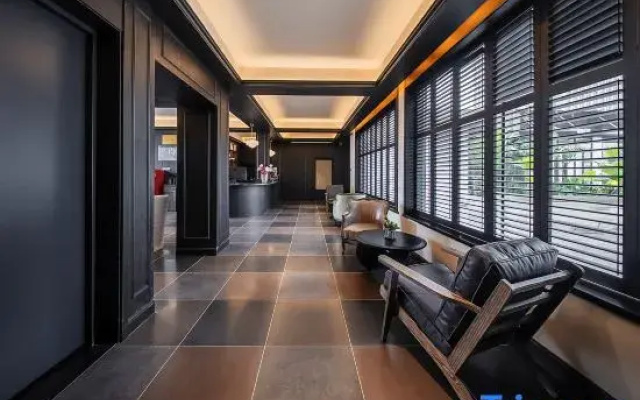 Jingdezhen Taomingju Garden Hotel (Tao Yang Alley People's Square)