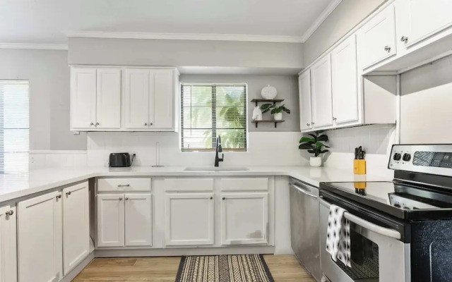 Downtown Escape - For 10