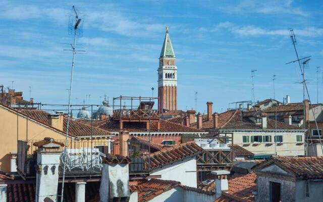 Ca' Fenice, charming apartment in San Marco, sleep 7