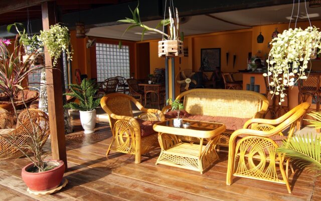Sunset Lounge