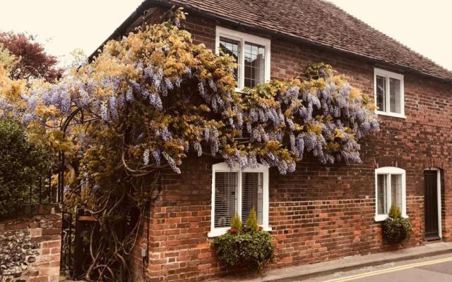 Wisteria Cottage