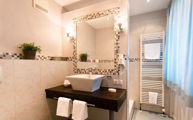 Intourhotel