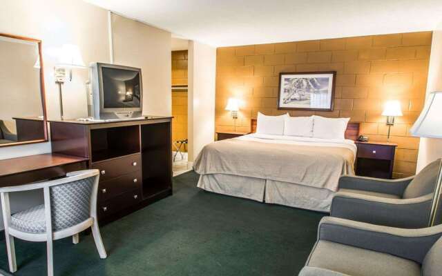 Econo Lodge Cocoa Beach - near the Port