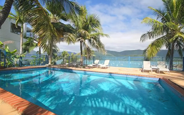 Coral Point Lodge