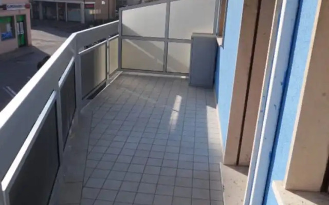 Bright Flat in a Colourful Building - Beahost