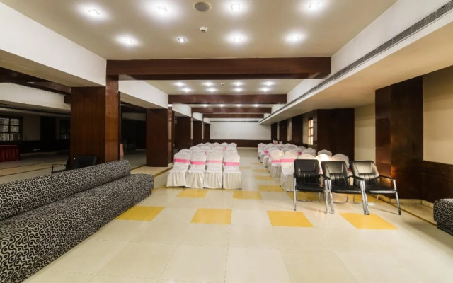 Hotel Nakshatra By OYO Rooms