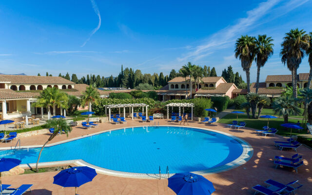 Lantana Resort Hotel & Apartments