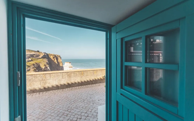 Azenhas do Mar West Coast Design & Surf