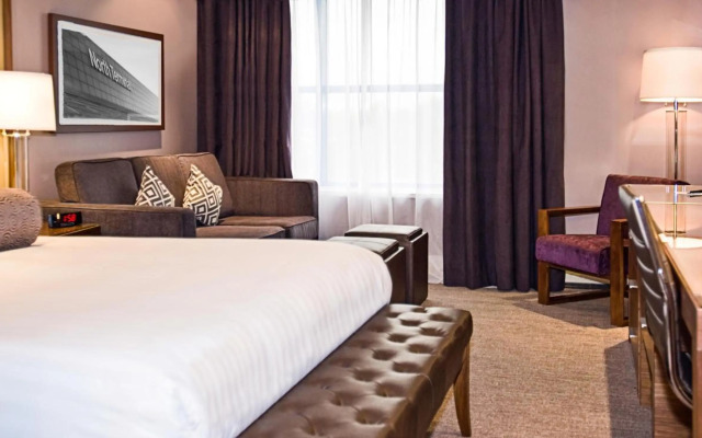 Sandman Signature London Gatwick Hotel