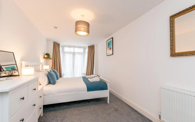 Popular - Modern Walpole Bay Apartment