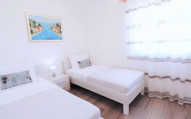 Luxury Beachfront Villa With Pool for two Families
