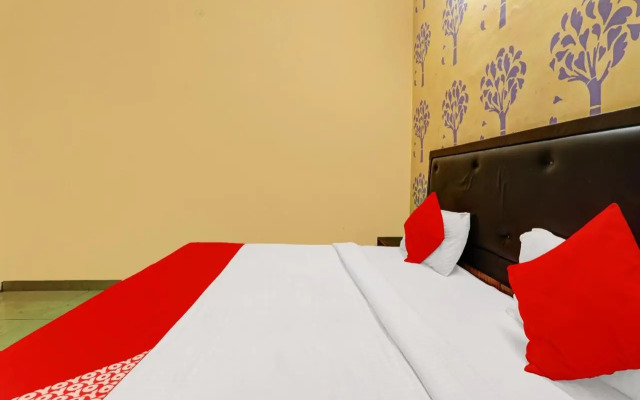 OYO Flagship 80553 Shubhangi Palace