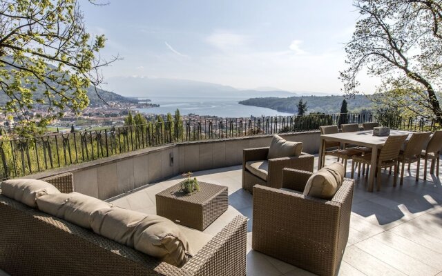 Upscale Villa in Salò Lombardy with Swimming Pool