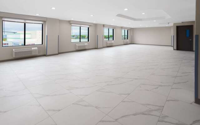 Days Inn By Wyndham Staten Island