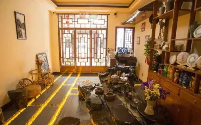 Fuxian Lake Liyuan Inn