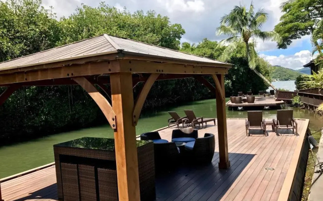 Paradise Bay Resort