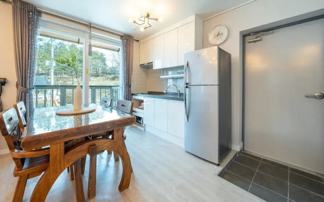 Goseong Araenmaru Pension