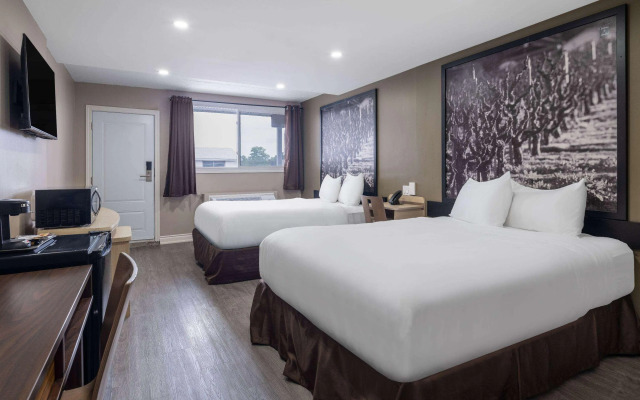 Super 8 By Wyndham Niagara Falls On