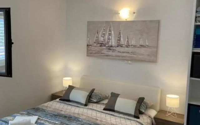 Seaside Retreat Holiday Home With Terrace