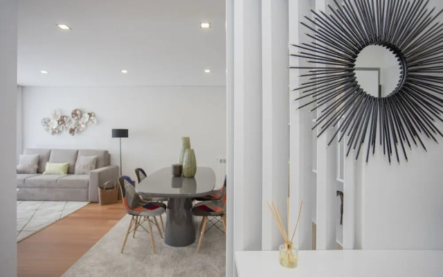 Liiiving -Luxury River View Apartment IX