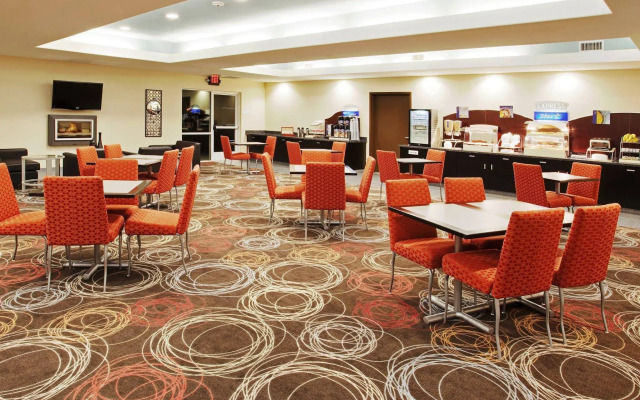 Holiday Inn Express & Suites Chowchilla - Yosemite Park Area by IHG