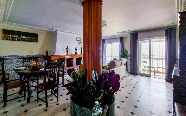 FLH Faro Family Flat with Balcony