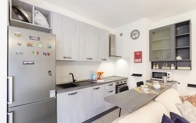 JOIVY Flat W/Terrace & Parking