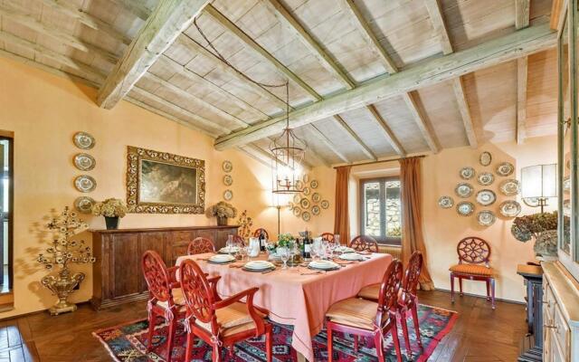 Independent Villa With 12 Beds-villa Aiola