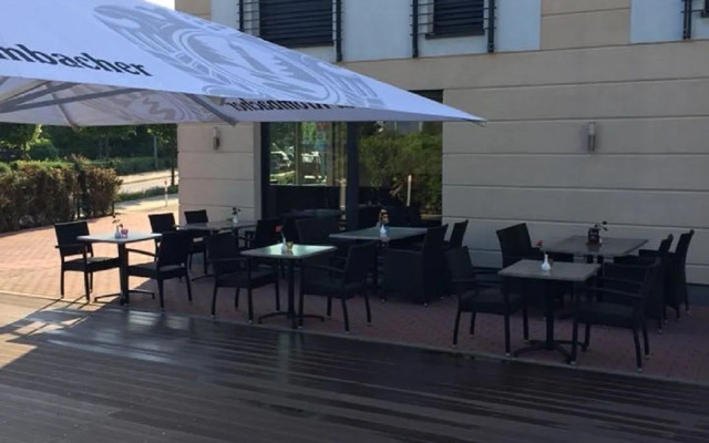 Lamex-Inn Hotel & Restaurant