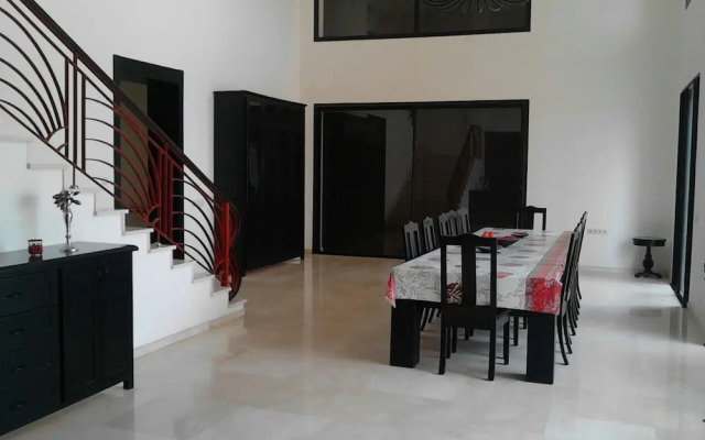 Spacious Comfortable Villa Ref T72024
