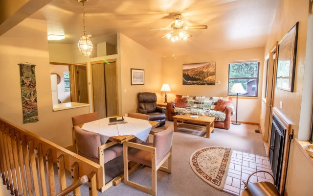 Castle Mountain Lodge