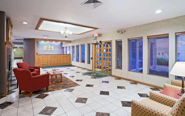 La Quinta Inn & Suites Overland Park