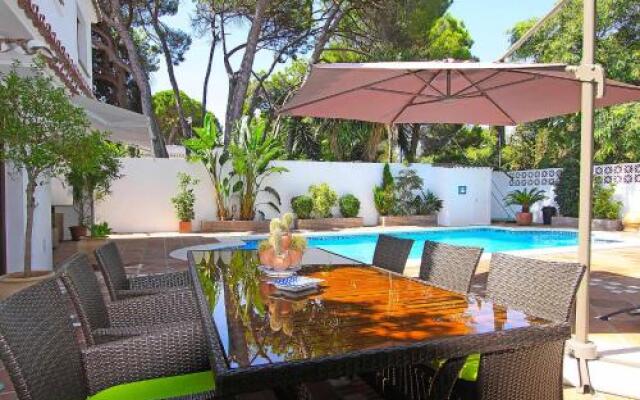1102 Villa with Pool ,Lounge, Bbq ,Direkt in Marbella