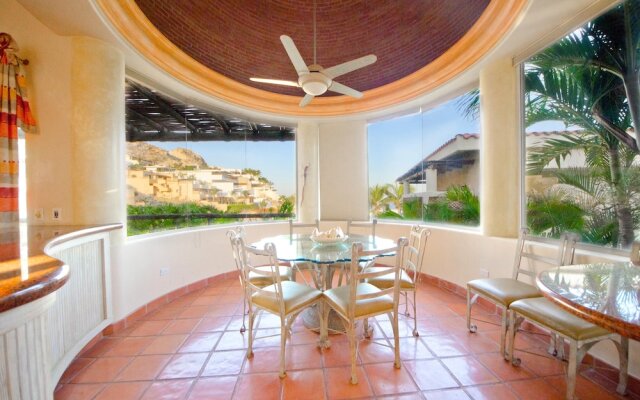Spacious with Convenient Cabo Location, Villa Ballena