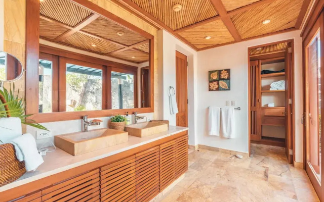 Cozy Bungallow With Pool at Green Village AA3