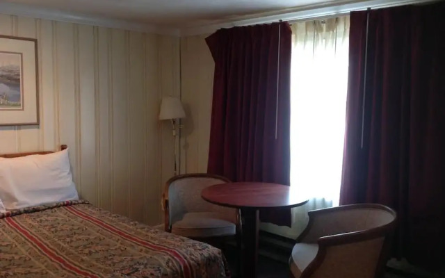 The Tides Motel
