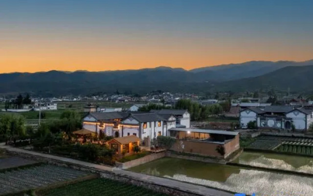 Shaxi Hidden Creek Homestay