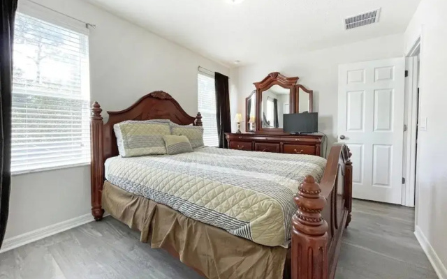 Mariel Oasis 6 Bedroom Home by RedAwning