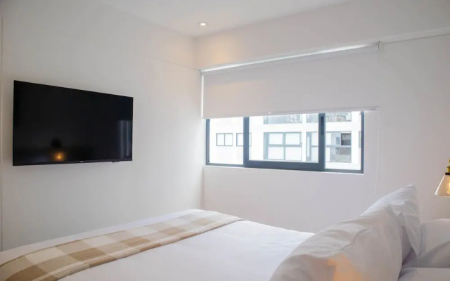 Majestic 2BR With Modern Pool in Miraflores