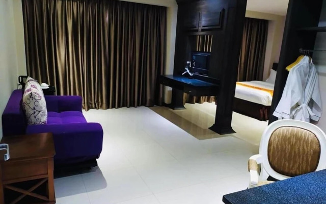 Panorama Summit Hotel